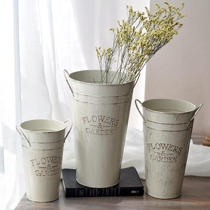 Vintage Old white small iron bucket Flower pot Tin bucket Vase Iron dry flower flower bucket Flower bucket florist flower bucket