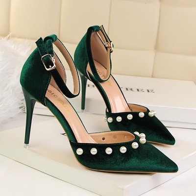 923-6 han edition fashion show thin thin and delicate high-heeled light suede pointed mouth pearl hollow word with sanda