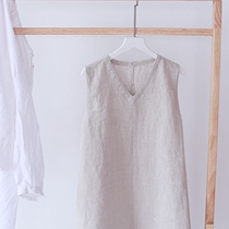 A good wearing linen dress minimalist with sleevy sleeveless vv collar loose with long and pure hemp vest dress