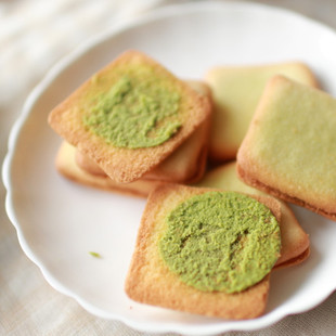 进口零食 日本饼干languly依度云呢拿抹茶夹心饼干133g (9963)