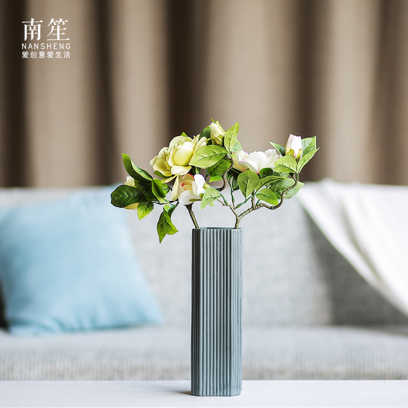 Nan sheng I and contracted Europe type simulation flowers, dried flowers, ceramic vases, flower arranging flowers, household act the role ofing is tasted mesa furnishing articles