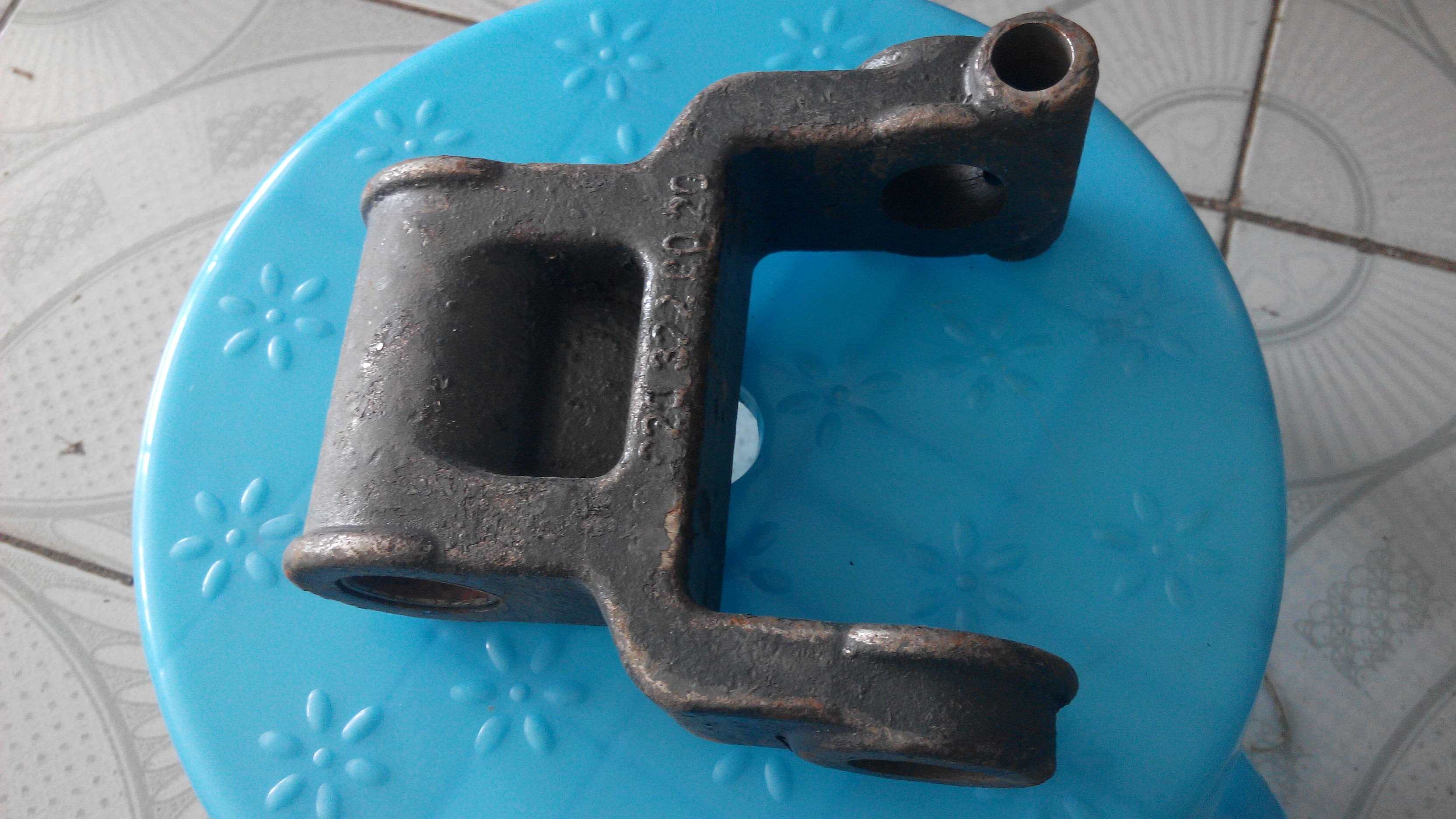 北奔重卡北方奔驰原厂板簧吊耳 钢板弹簧吊耳支座配件备件