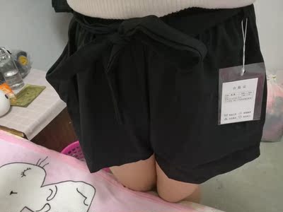 版型可以，料子也行，冬天穿夏天穿都可以，而且穿着比较显瘦，是宽松款的