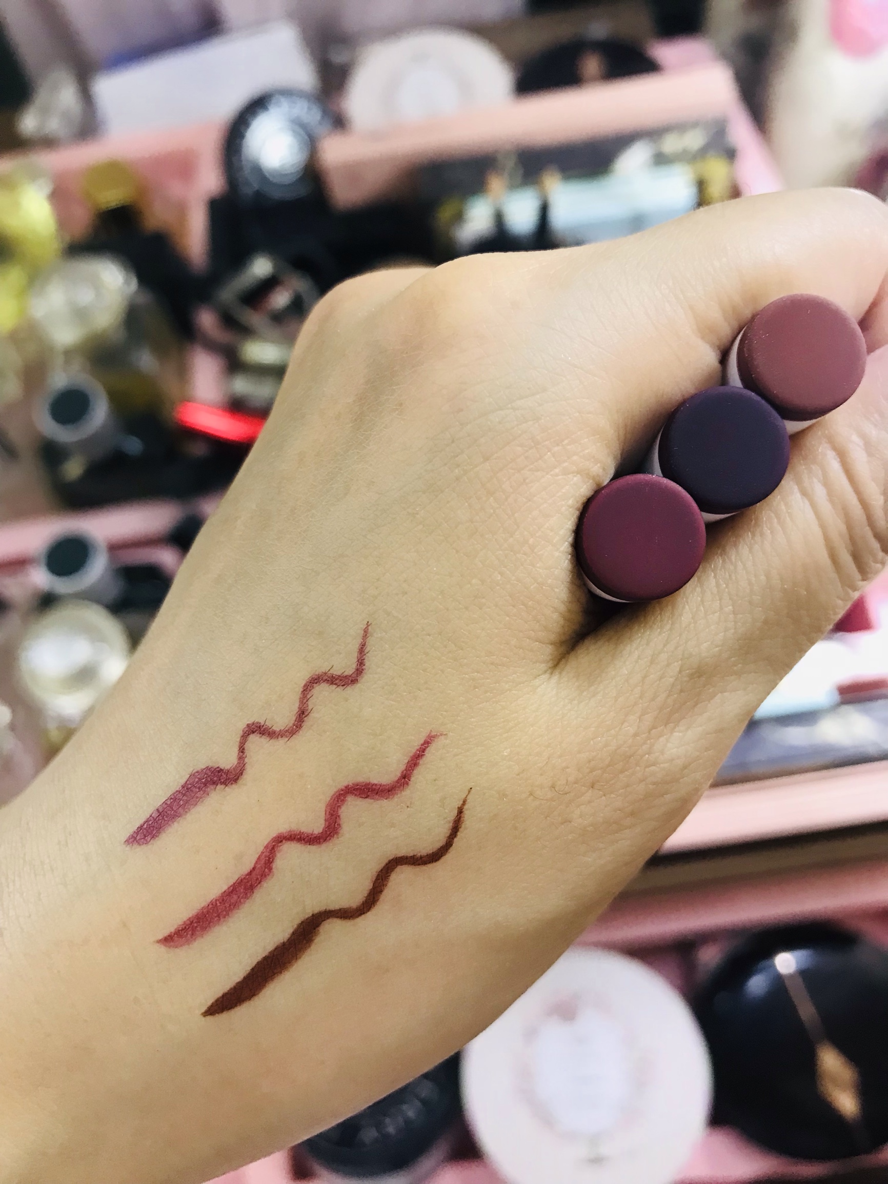 小奥汀哪国的眼线测评怎样?优缺点解密好不好?