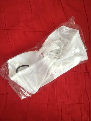 买了一件先看看，还可以。这个价格买到已经很好了，穿上刚刚好，看着挺饱满的，圆圆的，美美哒。