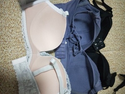 当天收到宝贝,试穿了下,就觉得不错,海绵比在你们家买的另一款要厚,要是海绵再薄点的就好了,不过穿着还是挺舒服的,款式也不错,本来是抱着试试看的态度买的,结果觉得还是不错就留下了,但是更中意另一款 当天收到宝贝,试穿了下,就觉得不错,海绵比在你们家买的另一款要厚,要是海绵再薄点的就好了,不过穿着还是挺舒服的,款式也不错,本来是抱着试试看的态度买的,结果觉得还是不错就留下了,但是更中意另一款