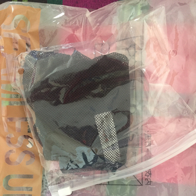 宝贝描述正确，包装完整，快递速度给力。确实是平胸妹子的福音，穿上有聚拢罩杯的神奇功效啊，哈哈！从这个字开始都是凑字数的，希望各位不要介意，老板更不要介意😄ཽ我一直都想对你说，你给我想不到的快乐，像绿洲给了沙漠，说你会永远陪着我，做我的根我翅膀，让我飞，也有回去的窝，我愿意我也可