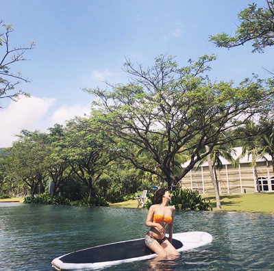 卖家人很好 知道要出门加急发了顺丰 泳衣的质量很好 面料和一般泳衣不一样 总之拍照真的太好看啦！！！