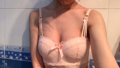 很舒服的一款内衣呢！聚拢能力真的让我惊了！平时因为没料不太敢穿吊带 穿了这个完全没在怕的哈哈哈 小胸妹子的春天[机智]