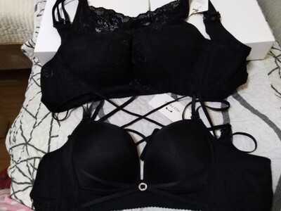太喜欢了，聚拢效果挺好的，有点小性感，穿上非常的舒服。这次又买了两件。胖妹妹们可以放心下手的。质量很好的。自从在这买内衣老公都夸我越来越有眼光了。就是拍照的技术不怎么样。对付看看吧。😄