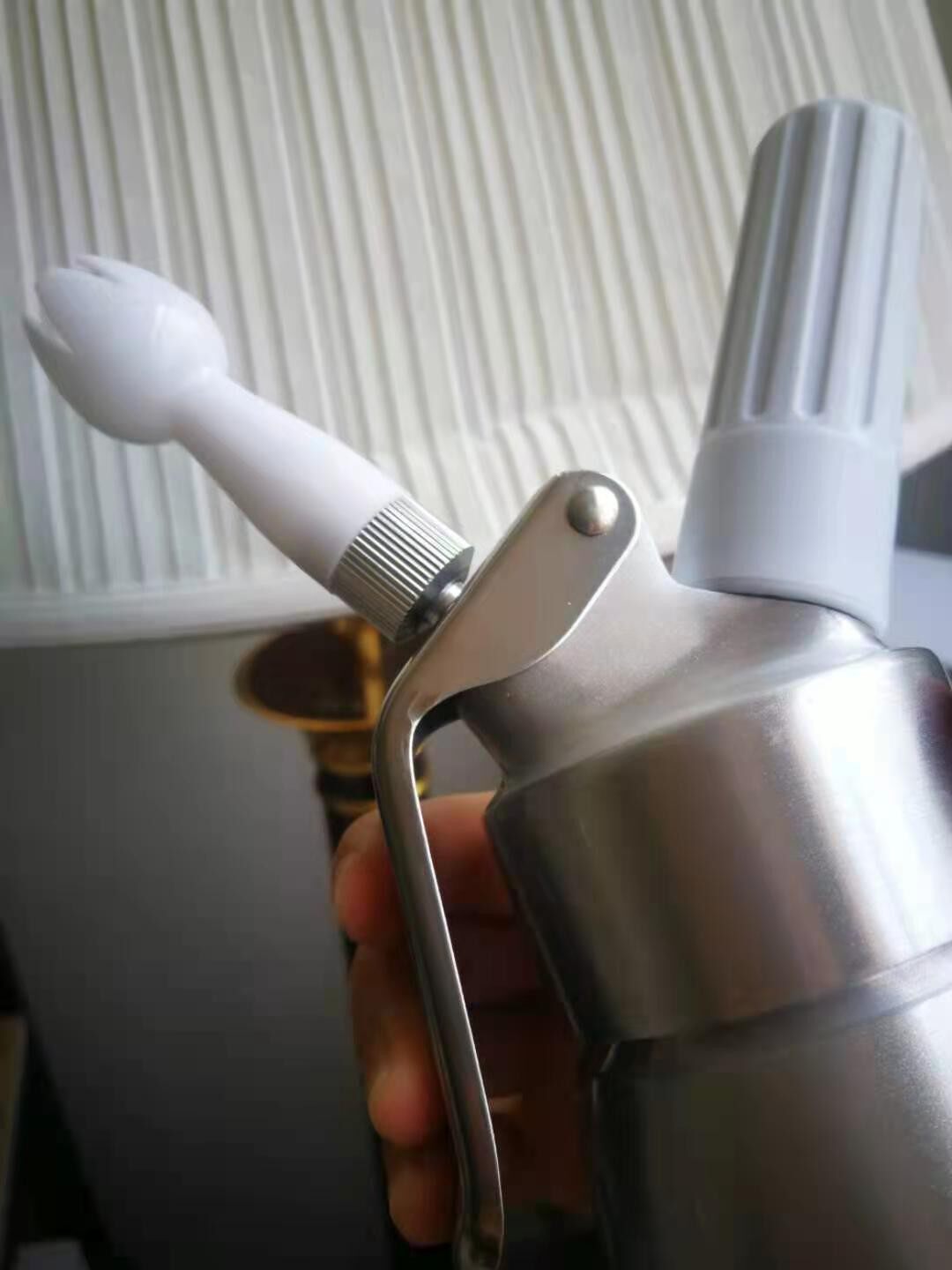 不锈钢奶油枪商用奶油喷射枪奶油发泡器虹吸瓶奶油裱花枪奶茶店瓶