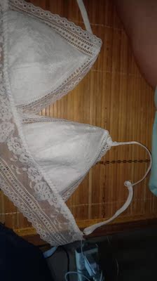 质量一搬,穿着很舒服,因为是蕾丝内衣穿起来蛮性感的 质量一搬,穿着很舒服,因为是蕾丝内衣穿起来蛮性感的