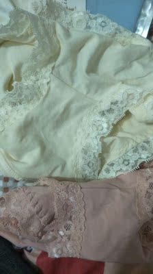 这内裤比我想象中的还要好，质量和包装都很完美，只能说是物美价廉，而且内裤是独立抱装的，物流和发货速度都超给力的，必须5星好评，我收到货后就立马洗三条，今天穿起来的感觉也挺速舒服的，这内裤不会让你失望的，我图片晚上拍的有点暗，就将就做个参考吧！