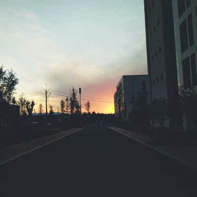 超棒啊！蕾丝质感一点也不廉价，穿起来挺舒服，性价比挺高，我会回购的！