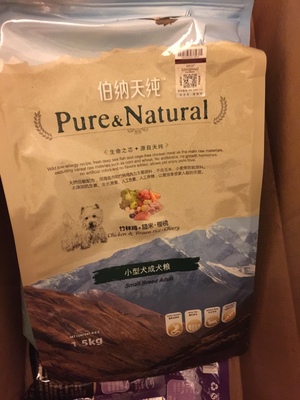 分析金毛吃伯纳天纯狗粮怎么样，好不好？这个狗粮是天然粮吗