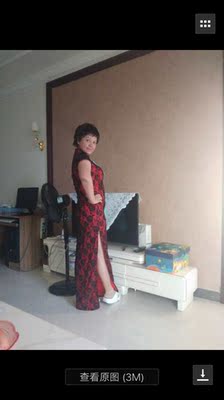 衣服很漂亮，跟图片一样，很喜欢
