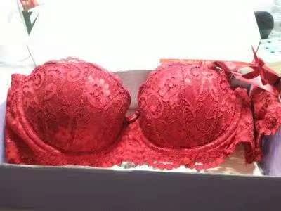 试了下很舒服。洗了洗没怎么掉色，这个价钱算不错了