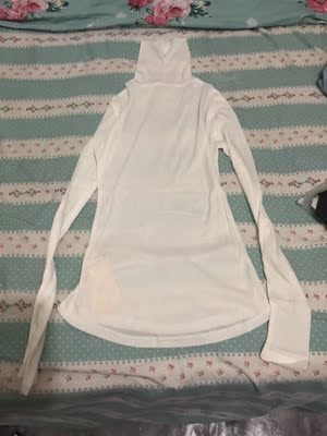 衣服上身效果很好、显瘦、薄薄的打底穿