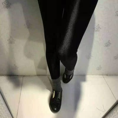 裤子显瘦效果是挺好的,弹力大,百搭款,搭配毛衣的时候再也不用担心会出现裤子粘毛的尴尬场面了。 裤子显瘦效果是挺好的,弹力大,百搭款,搭配毛衣的时候再也不用担心会出现裤子粘毛的尴尬场面了。