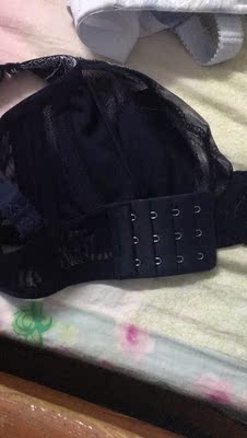 第一次买这种薄款的，穿着还可以，就一层蕾丝一层布