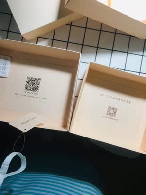 好神奇…买了两家,结果盒子撞衫了,撞衫不可怕,套路还是一样的…但是另一家的盒内感觉更高大上些 好神奇…买了两家,结果盒子撞衫了,撞衫不可怕,套路还是一样的…但是另一家的盒内感觉更高大上些