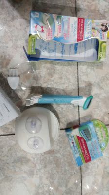 非常满意，与介绍表里如一，老板很热情，还送了收藏支架！是一出次愉快的购物！祝老板生意兴隆！