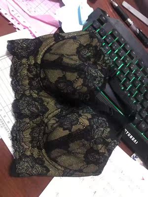 到货速度很快，内衣很高档，面料挺柔软的，性比价高，确实是不错！