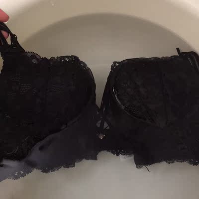 内衣很好，大小刚刚好。也很聚拢。布料也很柔软，无钢圈的很舒服。