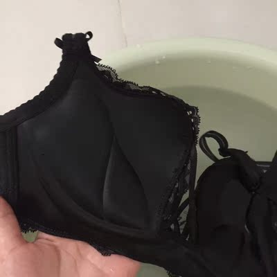 内衣很好，大小刚刚好。也很聚拢。布料也很柔软，无钢圈的很舒服。