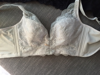 穿着舒适，无钢圈噢，轻松围的穿着跟没穿一样