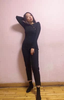 衣服收到了哟 质量很好 跟图片一样 上身舒适柔软不扎身 很显瘦 很好搭配哟 性价比超高 么么哒 ～