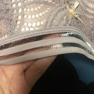 粉色好喜欢 黑色的也很好看 感觉薄杯内衣好舒服 宝贝的质量也很不错 仔细检查了一下 没啥线头做工也精细