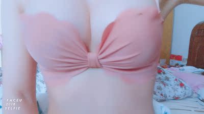 特别性感独特的款式 好看😊聚拢效果也不错 质量没的说 价格合理一套 可以再入一个颜色😍值得回购 喜欢的下手吧