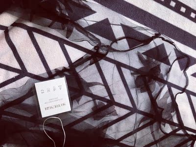 买来搭配泳衣，很百搭，料子也比较飘逸，小仙女风被我拍成哥特风了