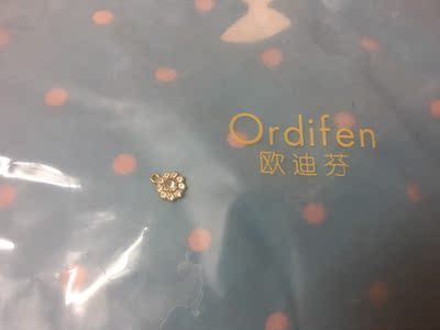 差评，第一次买你们家的，就买个坏的，我运气是有多&ldquo;好&rdquo;这个东西直接掉在了袋子里，自己看吧！