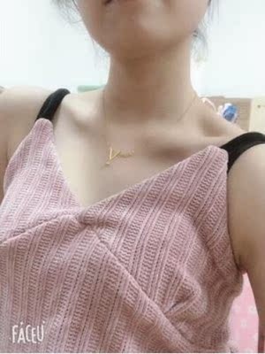 颜色很温柔 很有女人味 睡衣质量也蛮好的 很舒服 非常满意 已经推荐给我的小姐妹了