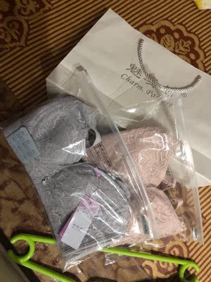 大小正好呢，感觉副乳侧边效果还可以