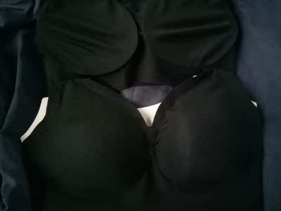 碗杯是可以拆开的，穿着也还行，布料很舒服，好