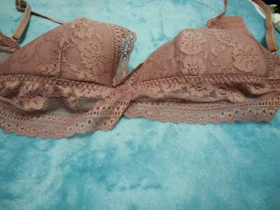 不错不错不错不错不错 舒服没有感觉就是胸有点小穿起来没有模特好看,不错挺喜欢的 不错不错不错不错不错 舒服没有感觉就是胸有点小穿起来没有模特好看,不错挺喜欢的