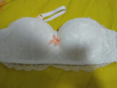 第一次穿这种内衣不太习惯，穿起来很舒服很聚拢，小胸妹子必入，质量很好