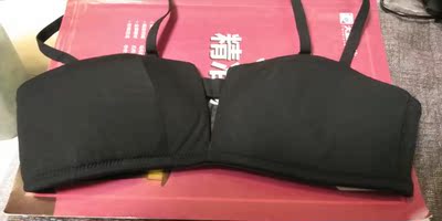 穿起来很舒服，轻松没有紧勒感但也不松垮