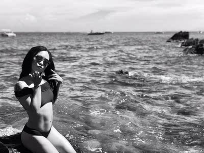 这件我不合适 补了差价换了另一件 超级美 拍大片的感觉 所以适合自己的非常重要!颜色方面是那种枣红色 感觉比较高级 适合明媚的海边 不然就不出挑了 这件我不合适 补了差价换了另一件 超级美 拍大片的感觉 所以适合自己的非常重要!颜色方面是那种枣红色 感觉比较高级 适合明媚的海边 不然就不出挑了