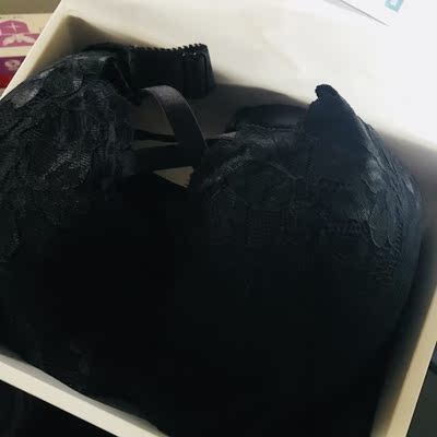 内衣真的超级棒！快递速度也够给力 推荐给各位小可爱们！ 以后就在熊猫家买啦