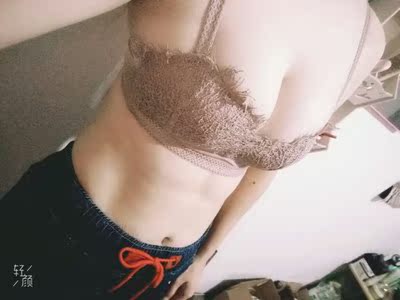 物流发货很快，包装也很严实，客服态度很热心 质量真心不错，没有色差 尺码也很合适  摸起来挺舒服的！主要是很性感呀 穿了也很舒服，非常好，又透气！