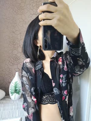 可以激活性感小透视的衣服，舒适喔，四季都用的到~搭配我自己店铺的衬衫和羊绒衫都十分nice，再追加其他颜色~很适合营造小胸的高级感