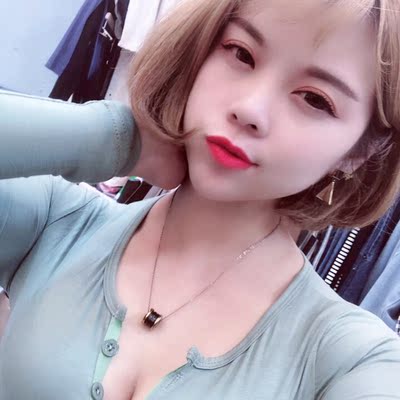 衣服收到了非常喜欢，特别显瘦穿上还性感