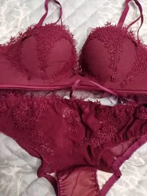 宝贝很不错。性价比高。本命年买的红色。颜色好看 物流也很快。很心水。又发现一家好店。 宝贝很不错。性价比高。本命年买的红色。颜色好看 物流也很快。很心水。又发现一家好店。