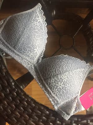 内衣很薄 适合夏天穿、还放在哪里没有动 不过还是很好的