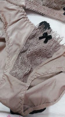 多次购买了，很适合小胸不空杯，这款的内裤尤其舒服，很喜欢，希望卖家多出些新的款式