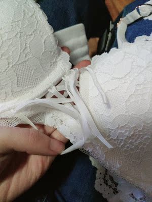 很少女心 下厚上薄 质量也不错 穿起来挺好的